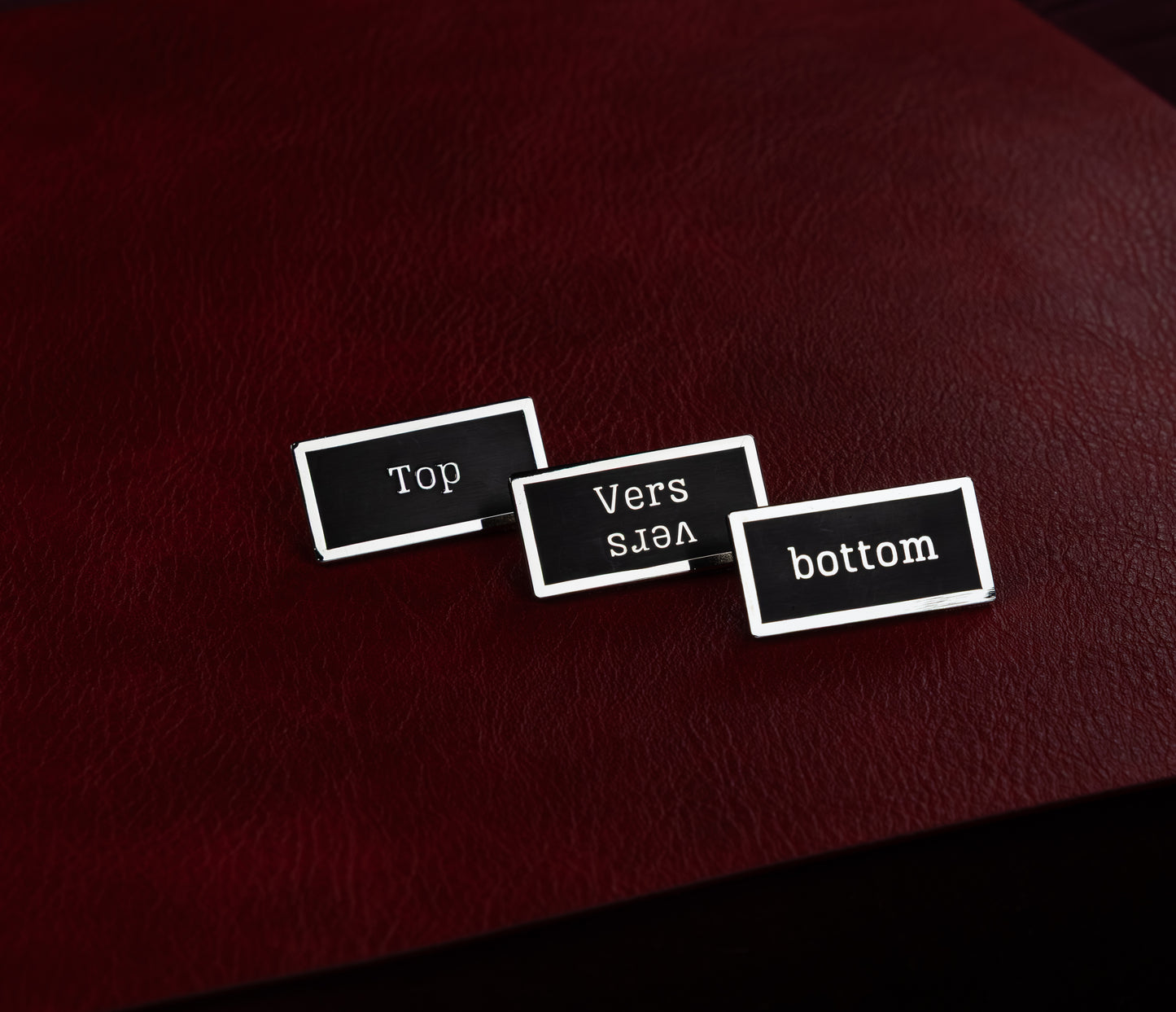 Top Kink Title Stacker Pin