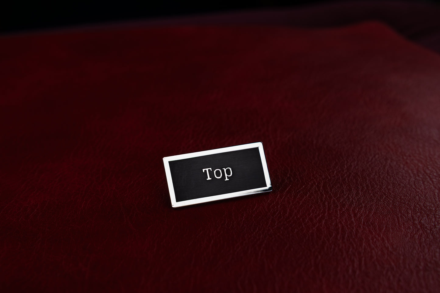 Top Kink Title Stacker Pin