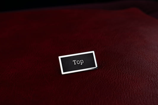Top Kink Title Stacker Pin